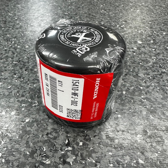 GENUINE HONDA OIL FILTER 15410-MFJ-D02 (Road bikes) Image